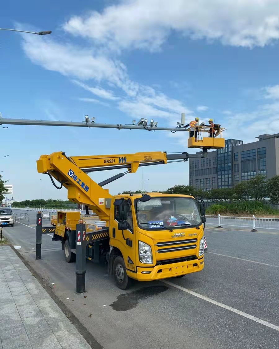 广州增城区高空作业车出租,增城荔城修剪树枝路灯车租赁电话