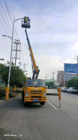 升降机与高空作业设备租赁服务全解析 路灯车、云梯车、物料车出租指南